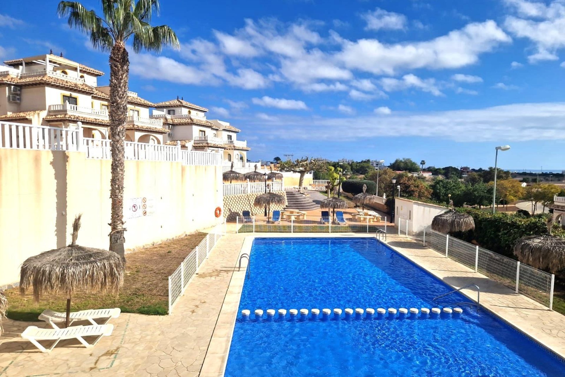 Herverkoop - duplex -
Orihuela Costa - Montezenia