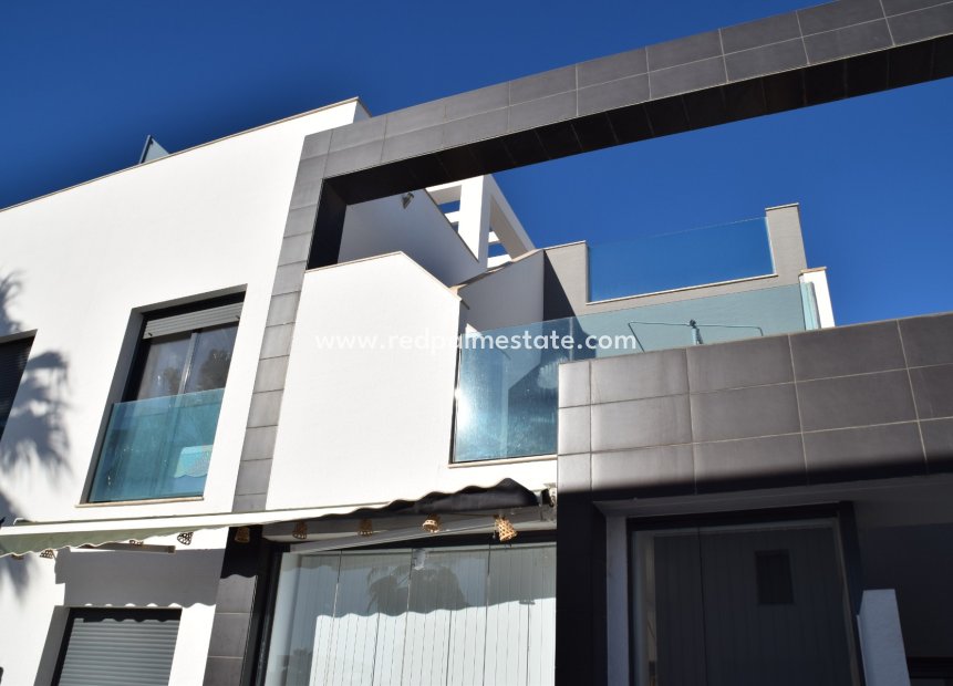 Herverkoop - duplex -
Orihuela Costa