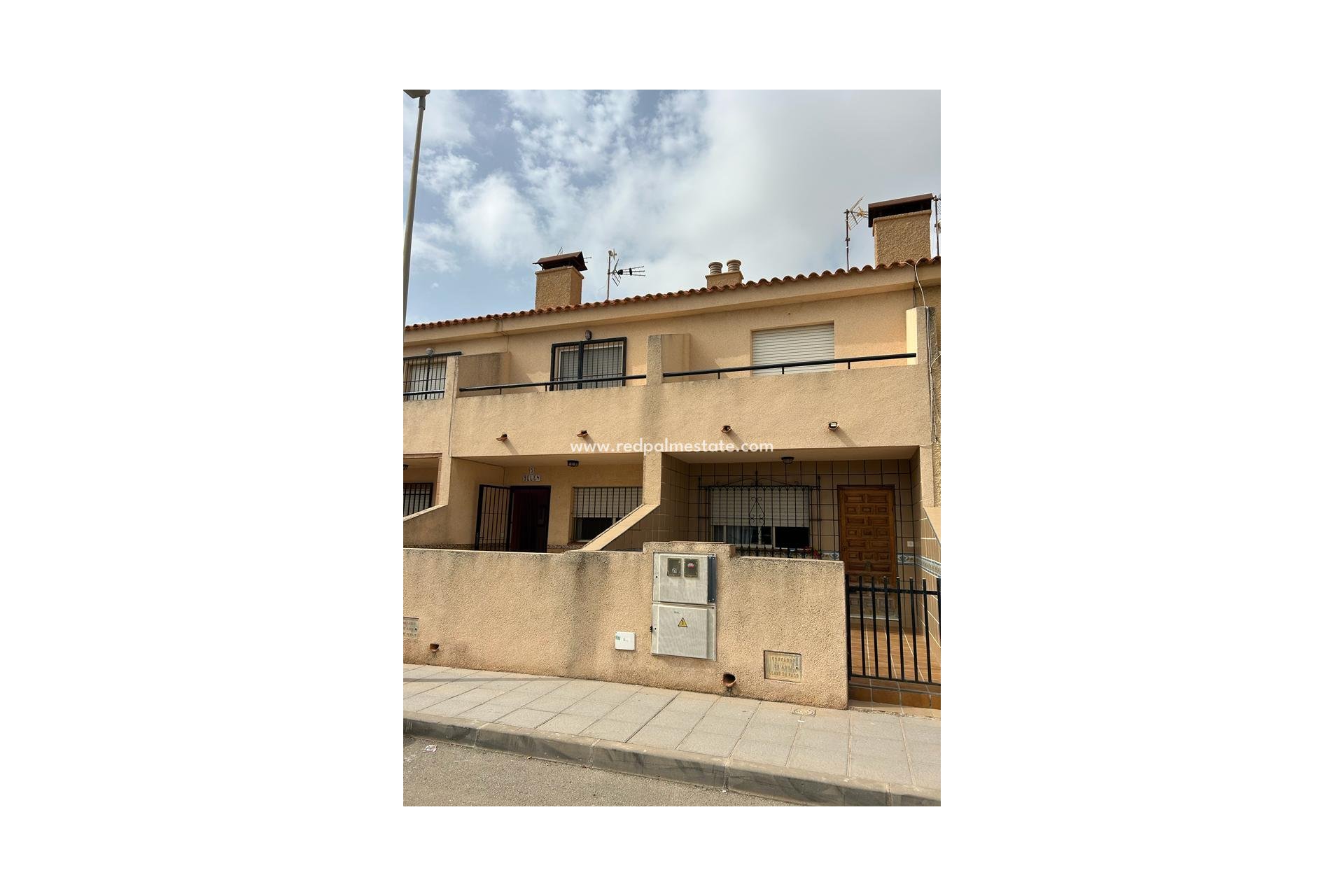 Herverkoop - duplex -
Torre de la Horadada - Costa Blanca