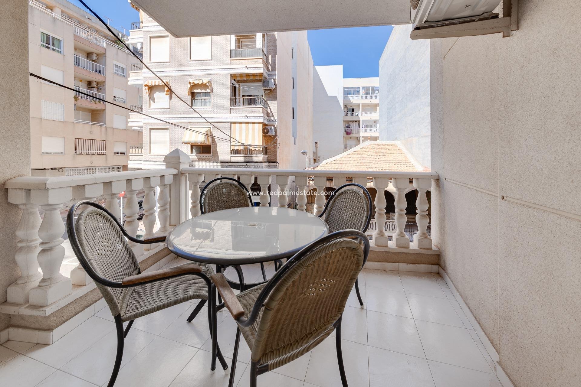 Herverkoop - duplex -
Torrevieja - Playa de los Locos