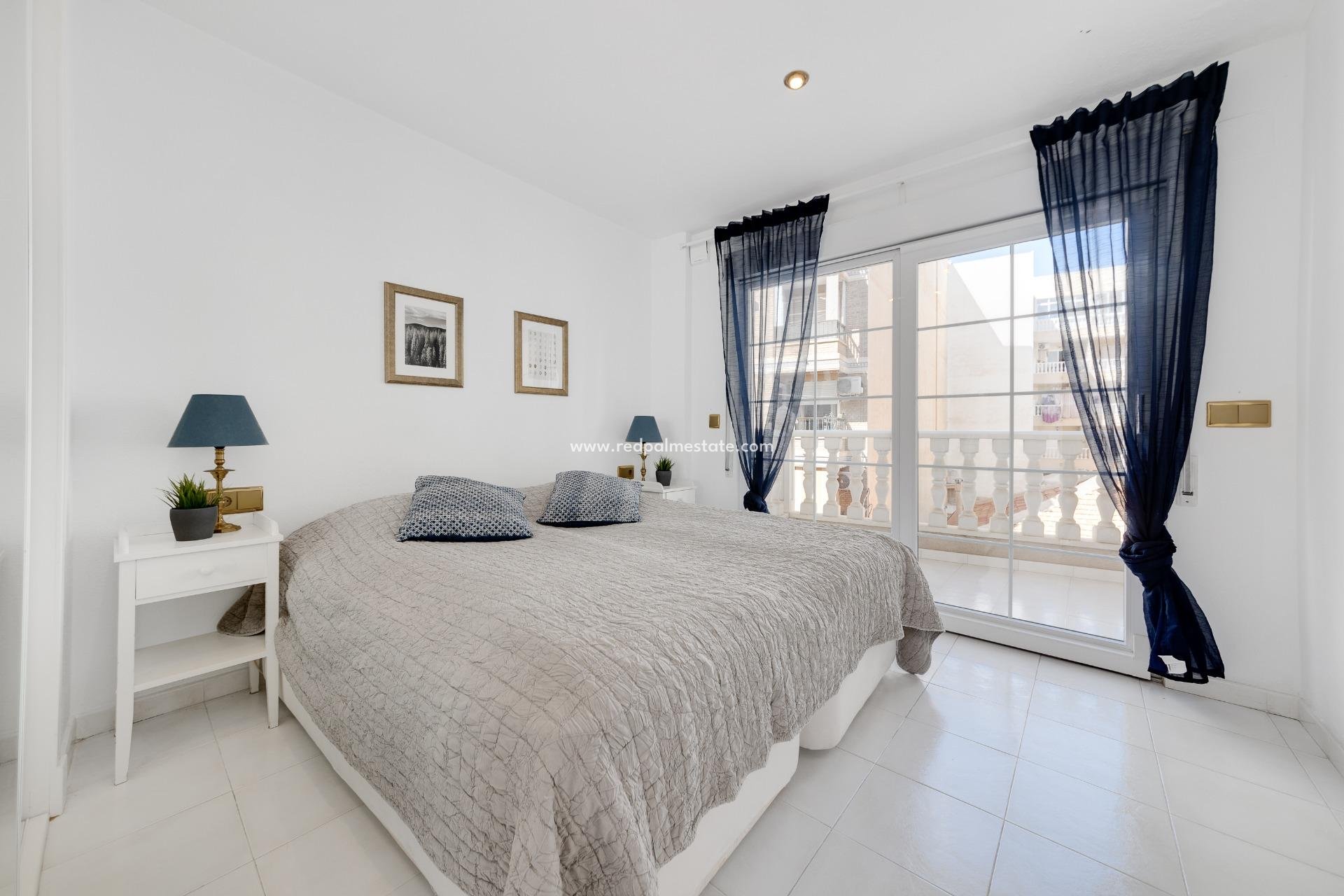 Herverkoop - duplex -
Torrevieja - Playa de los Locos