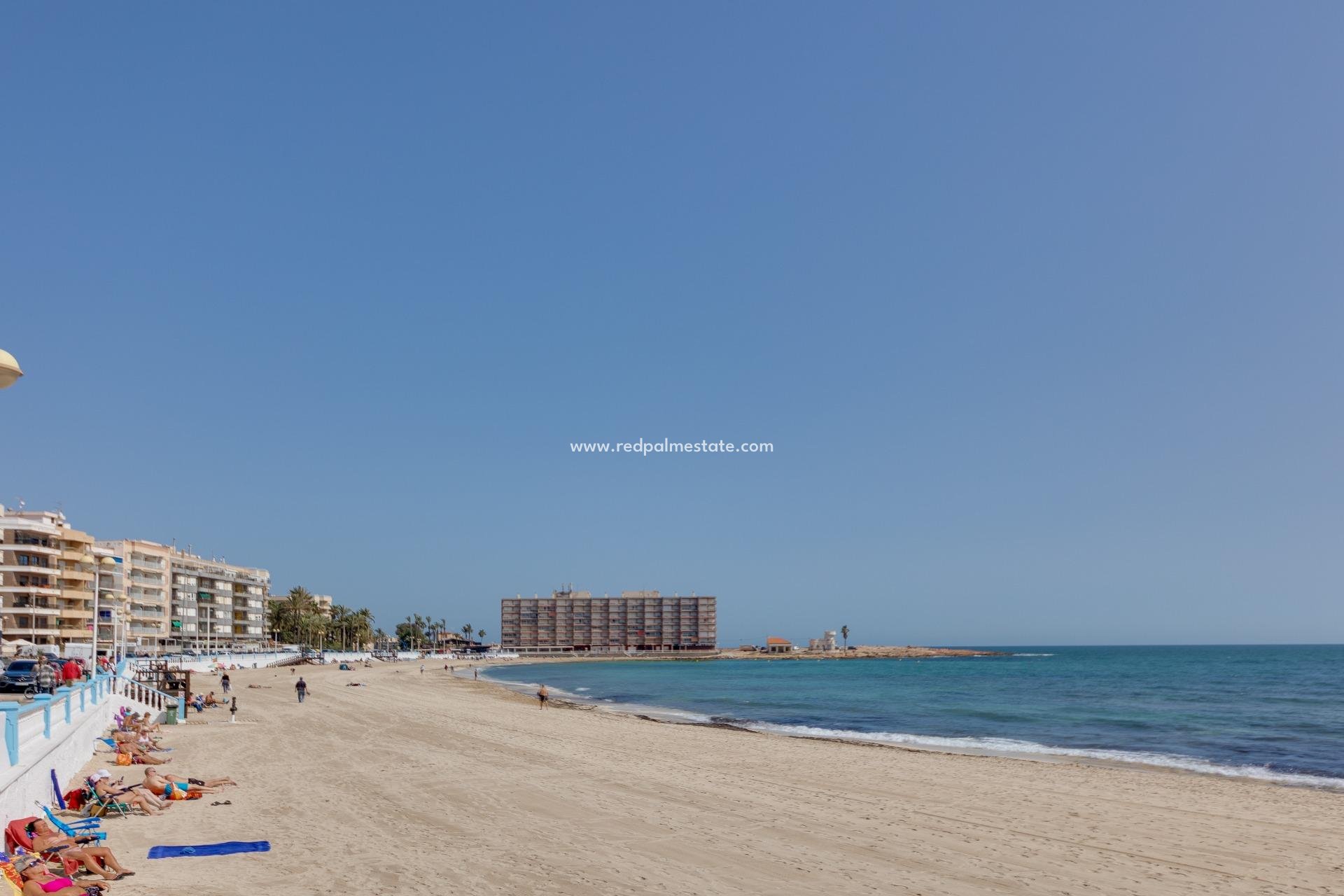 Herverkoop - duplex -
Torrevieja - Playa de los Locos