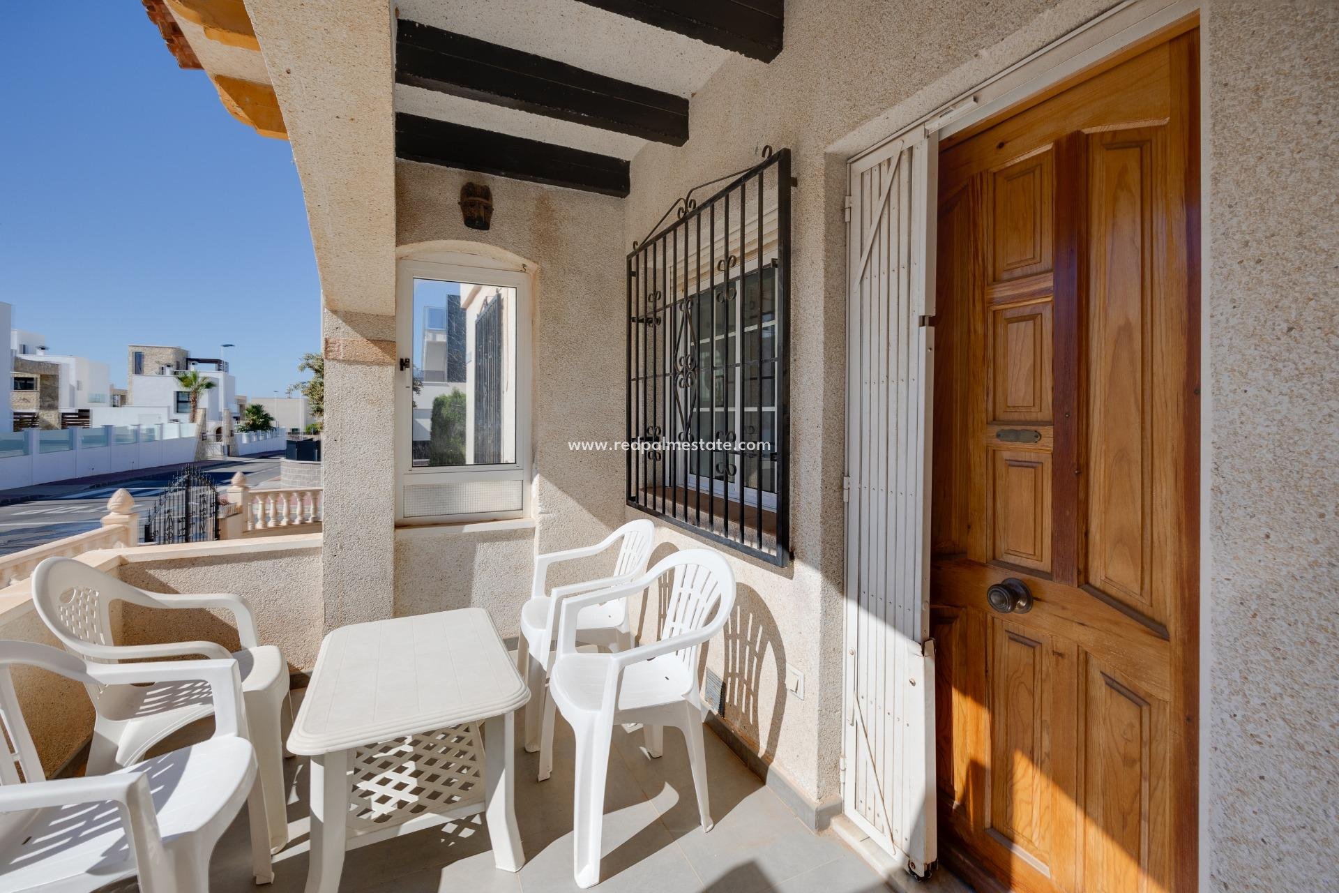 Herverkoop - duplex -
Torrevieja - Torre del moro