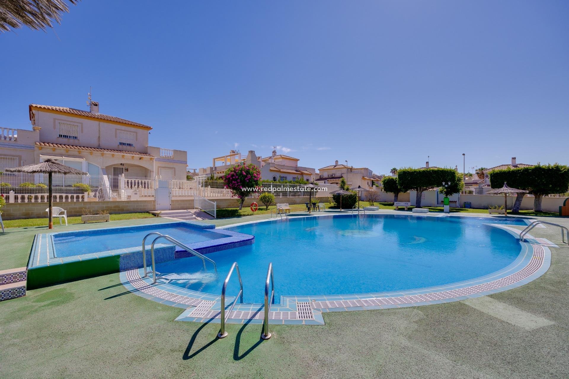 Herverkoop - duplex -
Torrevieja - Torre del moro