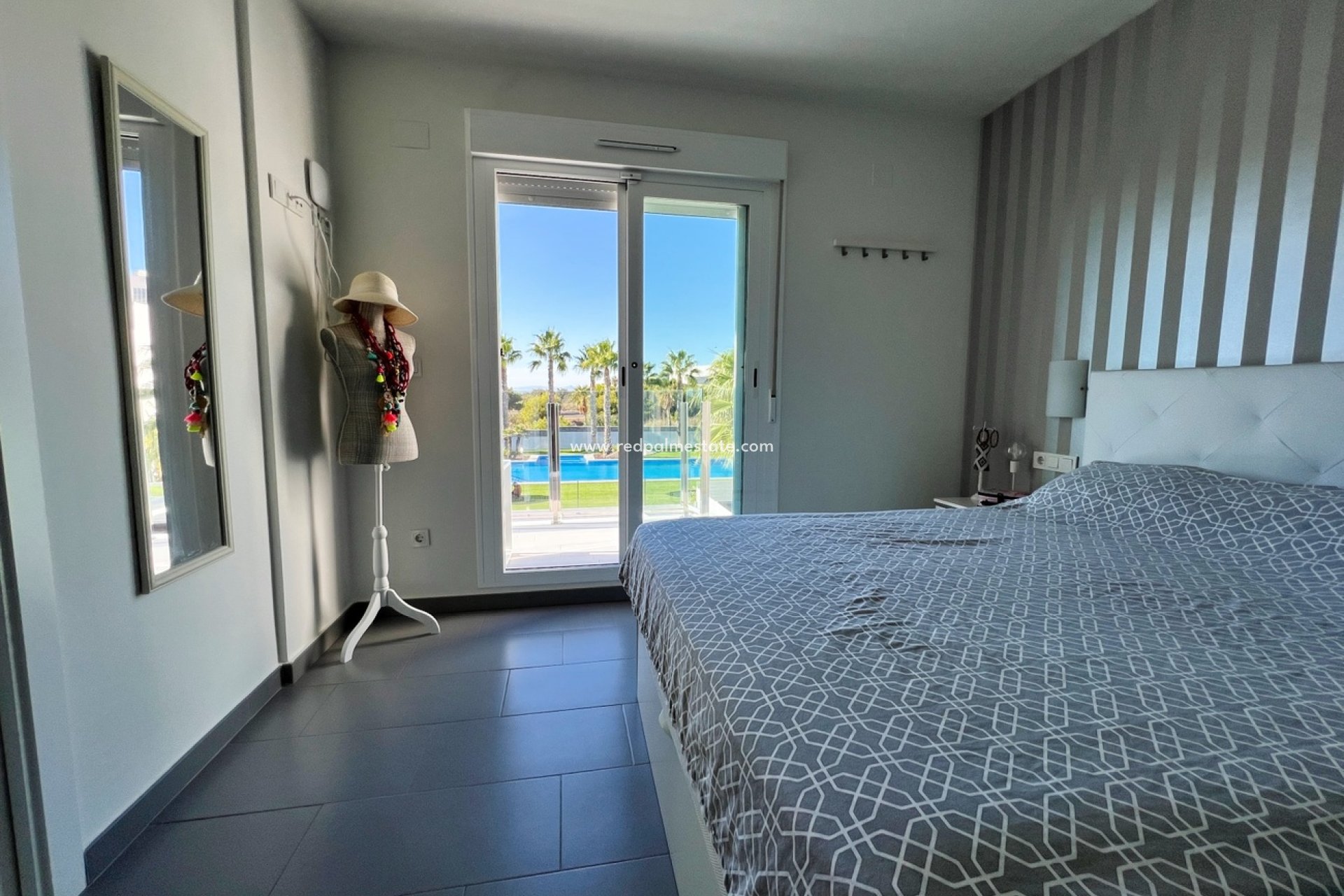 Herverkoop - duplex -
Torrevieja