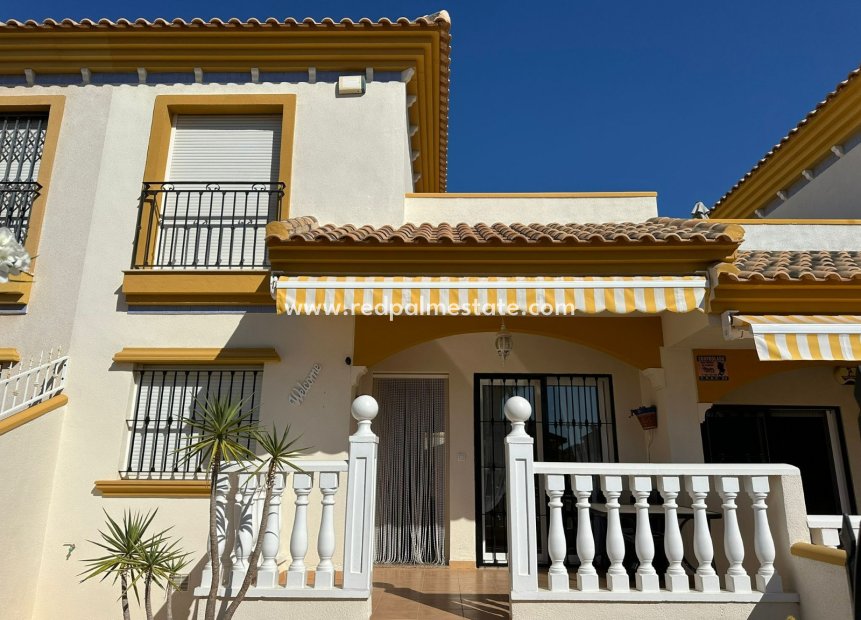 Herverkoop - Herenhuis -
Orihuela Costa - Villamartín