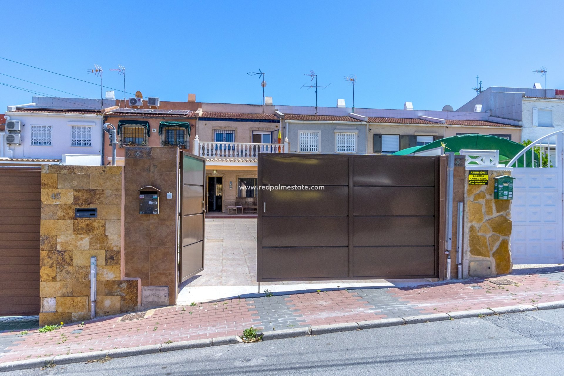 Herverkoop - Herenhuis -
Torrevieja - Los Balcones