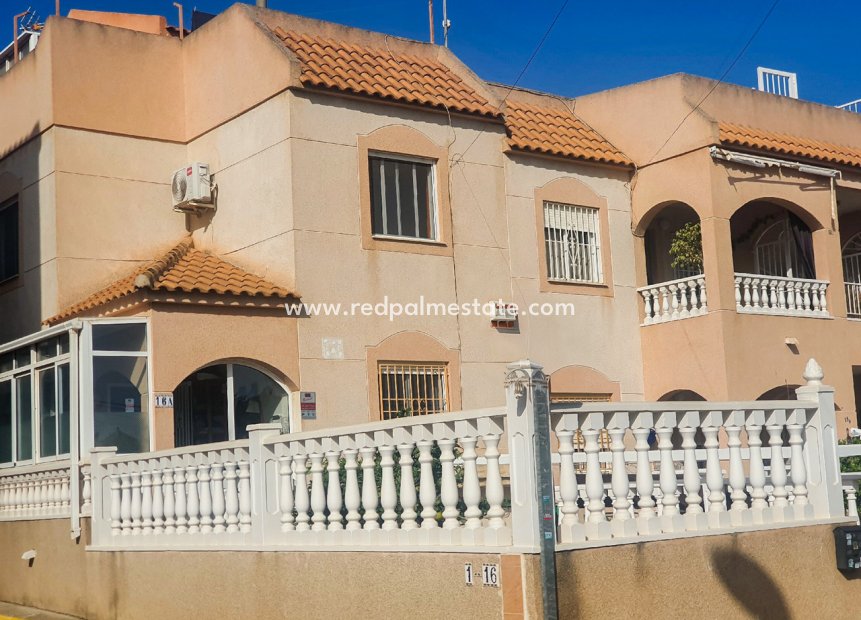 Herverkoop - Herenhuis -
Torrevieja - Los Balcones