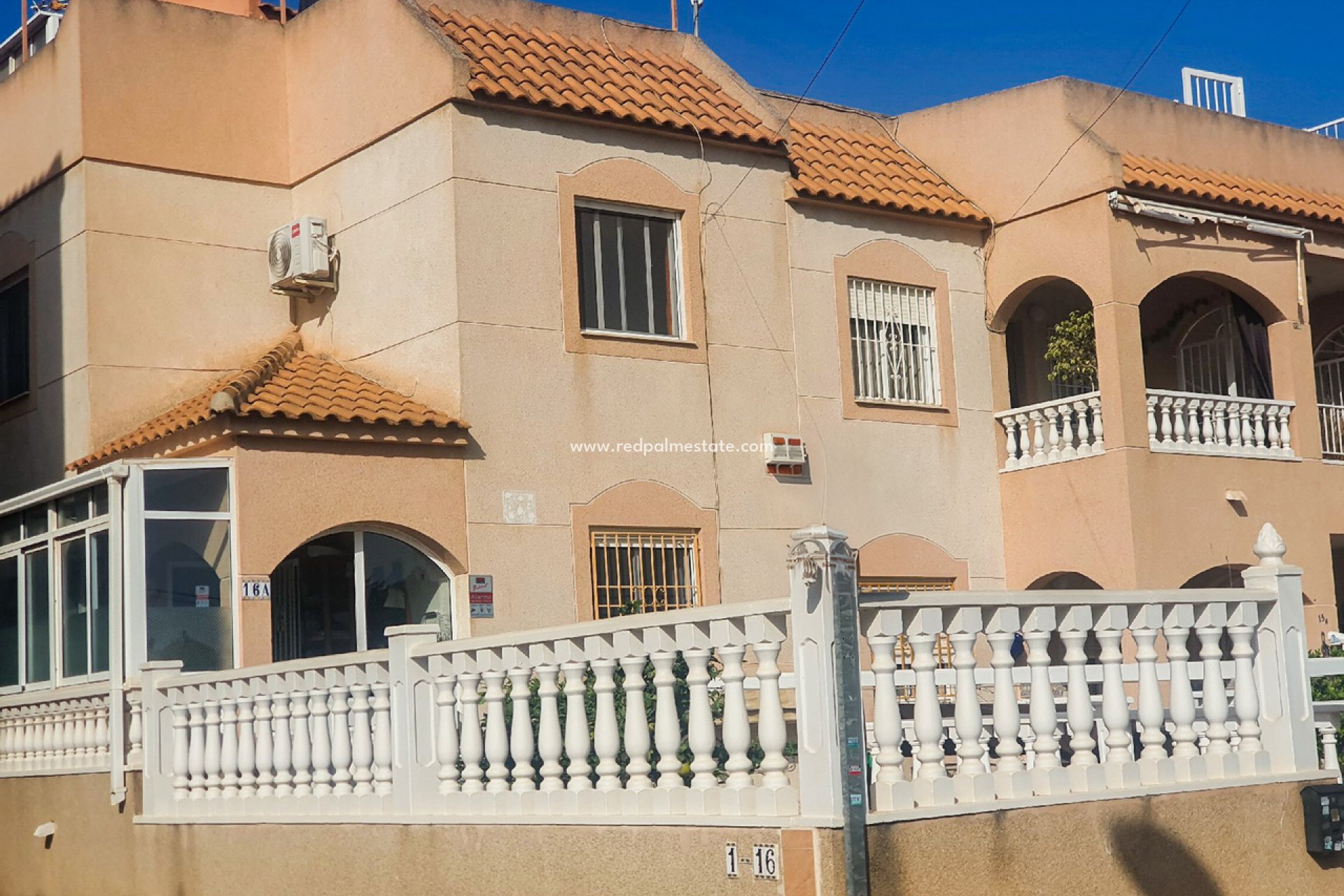 Herverkoop - Herenhuis -
Torrevieja - Los Balcones