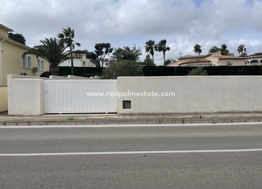 Herverkoop - Land -
Moraira - Costa Blanca