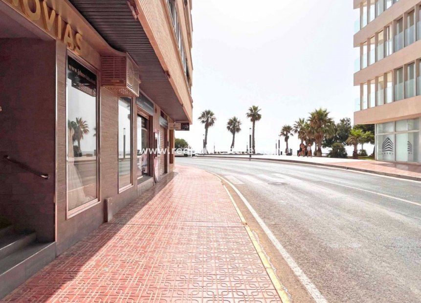 Herverkoop - Reclame -
Torrevieja - Playa del Cura