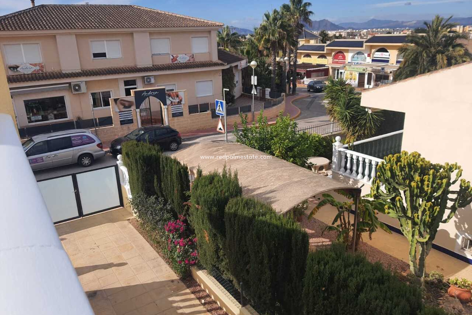 Herverkoop - Stadshuis -
Benijofar - Costa Blanca