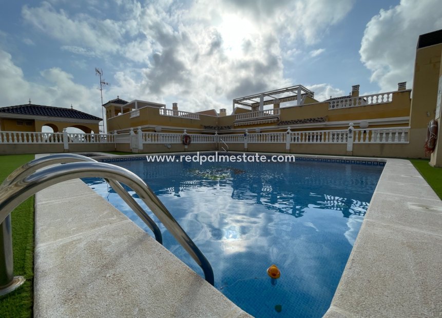 Herverkoop - Stadshuis -
Benijofar - Costa Blanca