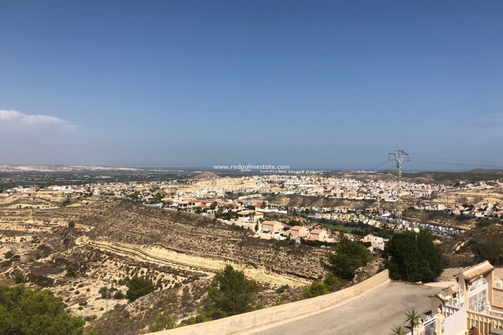 Herverkoop - Stadshuis -
Ciudad quesada - Costa Blanca