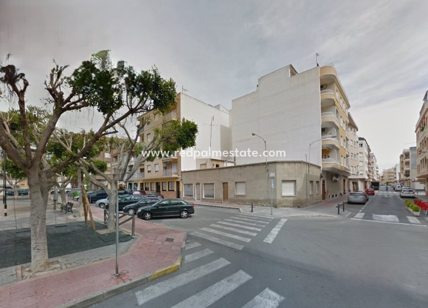 Herverkoop - Stadshuis -
Guardamar del Segura - Costa Blanca