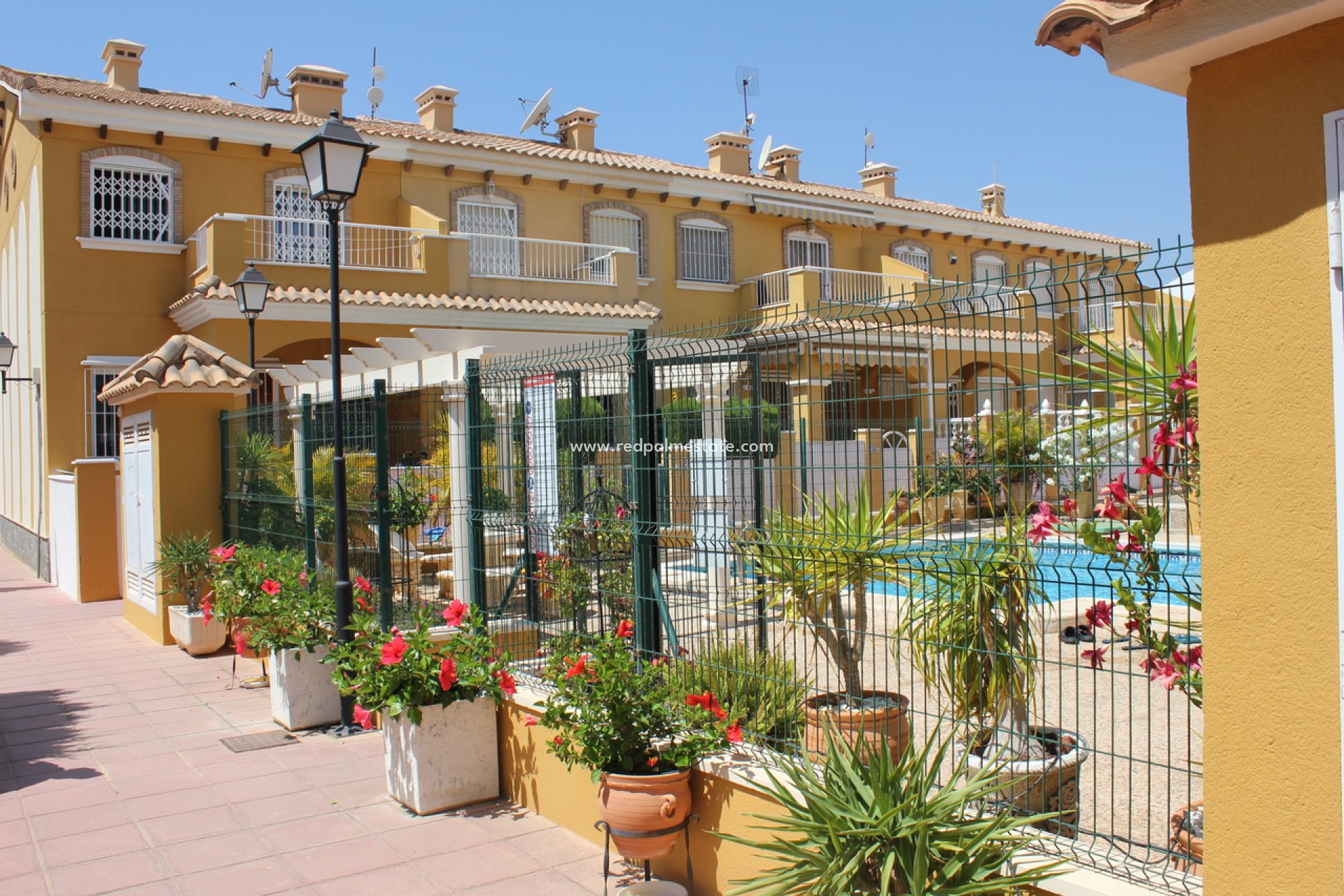 Herverkoop - Stadshuis -
La Zenia - Costa Blanca