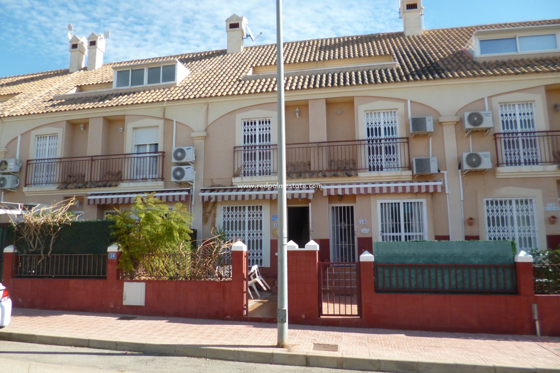 Herverkoop - Stadshuis -
Orihuela Costa - La Florida