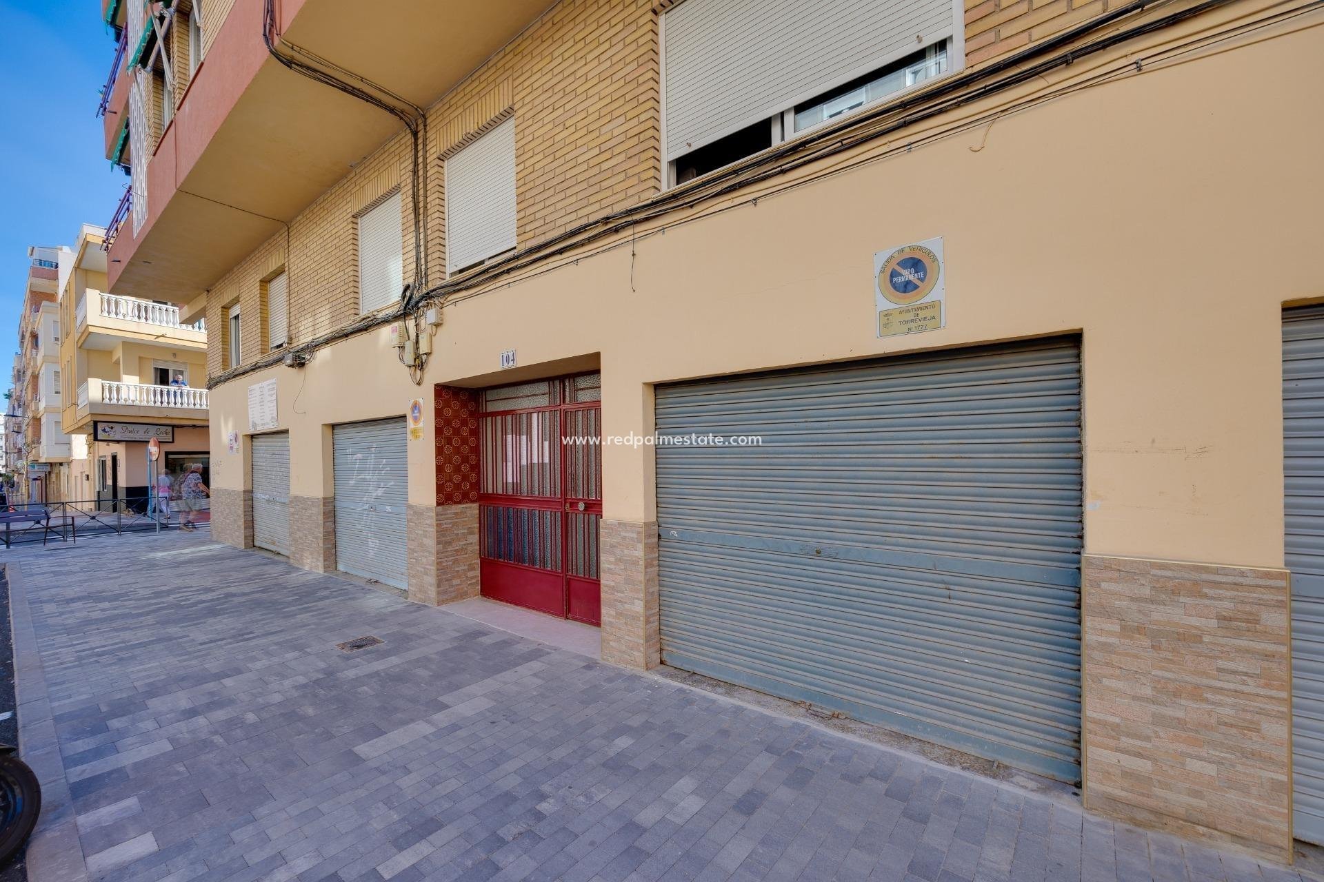 Herverkoop - Stadshuis -
Torrevieja - Estacion de autobuses