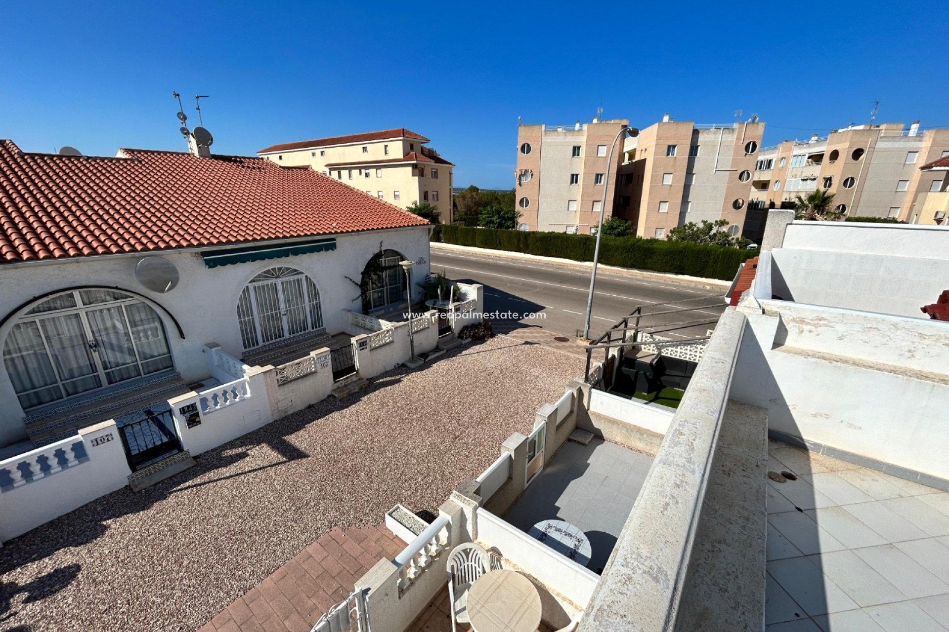 Herverkoop - Stadshuis -
Torrevieja - Inland