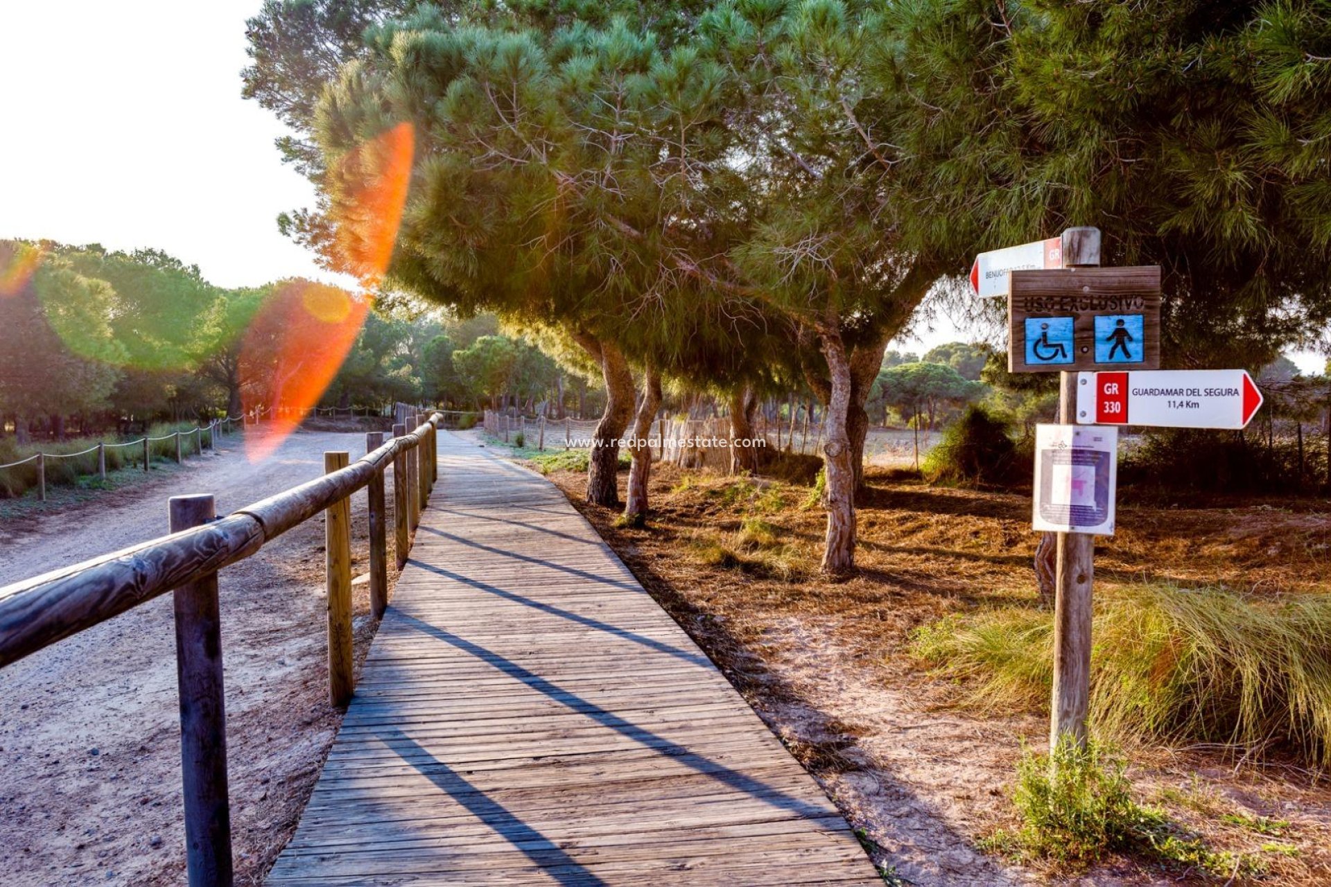 Herverkoop - Stadshuis -
Torrevieja - La Siesta - El Salado -  Torreta