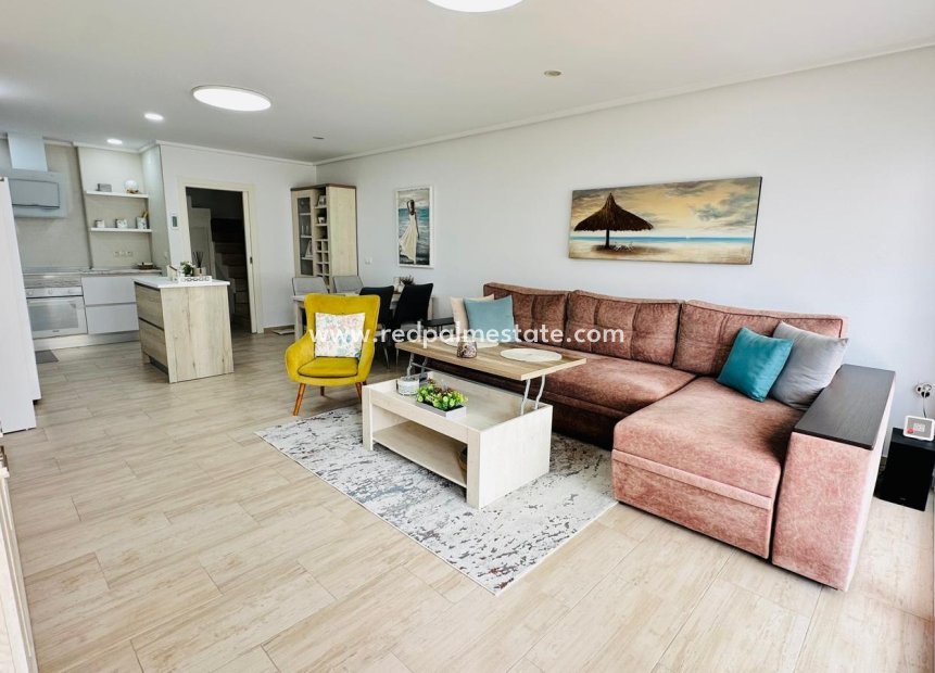 Herverkoop - Stadshuis -
Torrevieja - La Siesta - El Salado -  Torreta