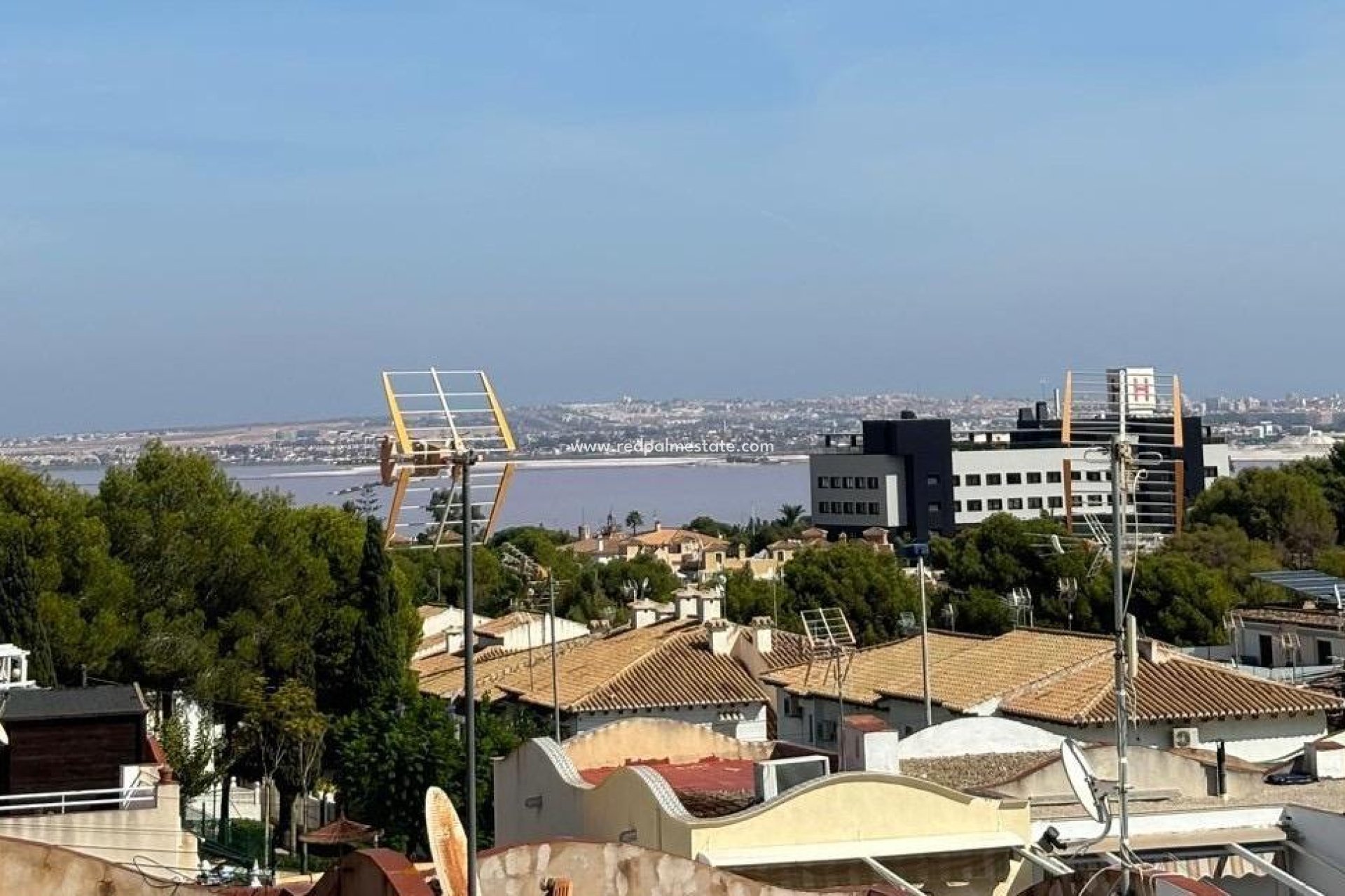 Herverkoop - Stadshuis -
Torrevieja - Los Balcones