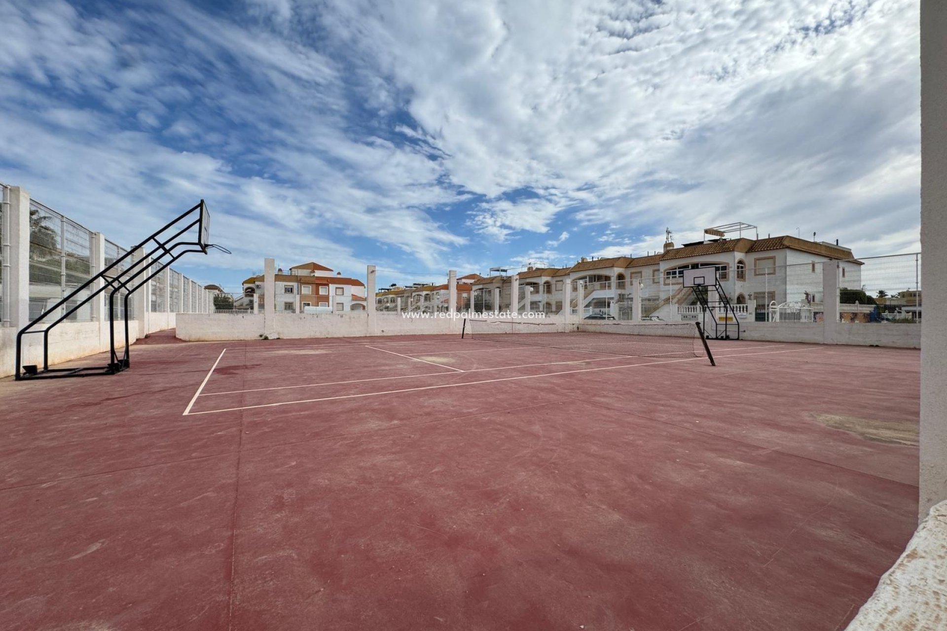 Herverkoop - Stadshuis -
Torrevieja - Torretas