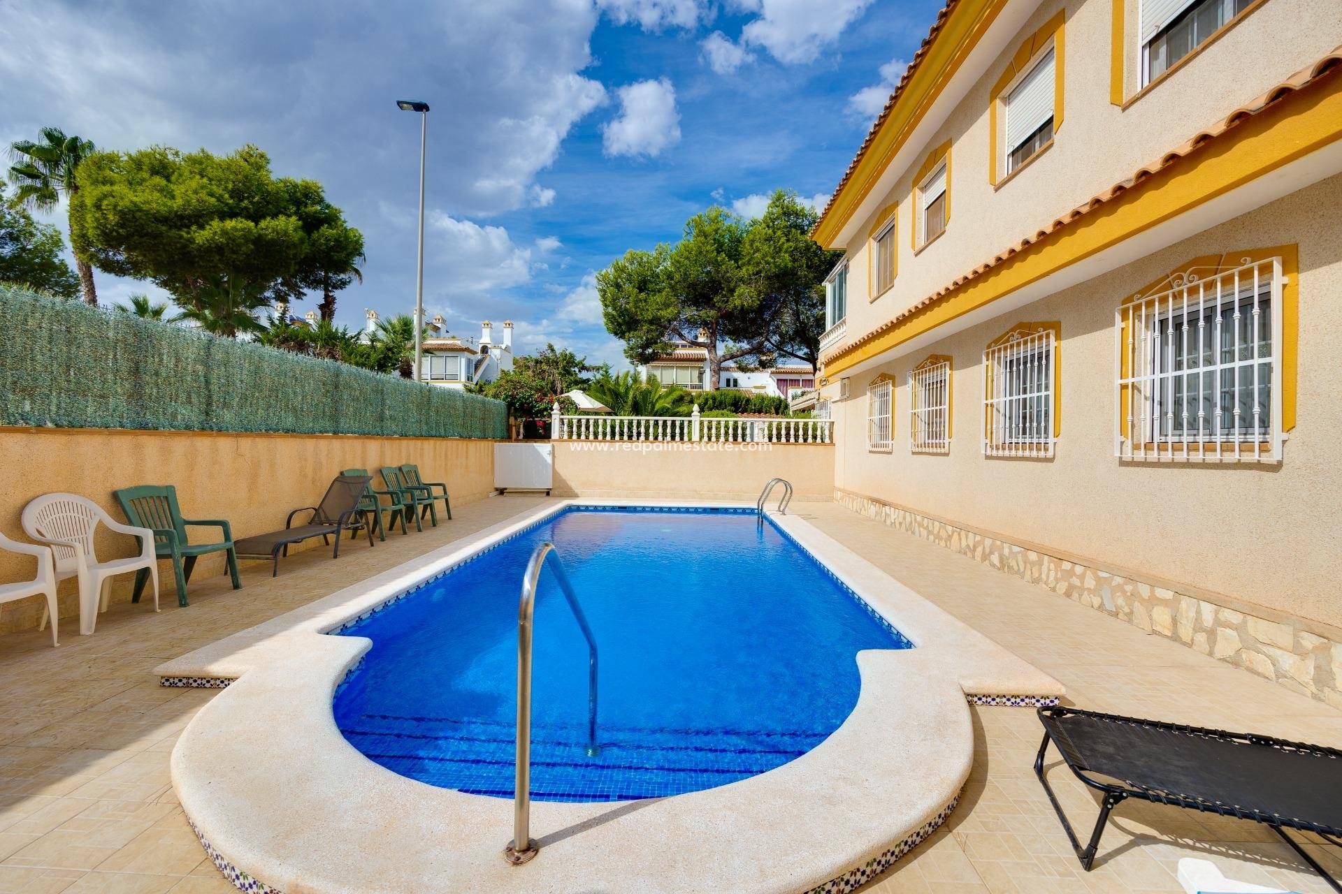 Herverkoop - Twee onder een kap -
Orihuela Costa - Villamartín