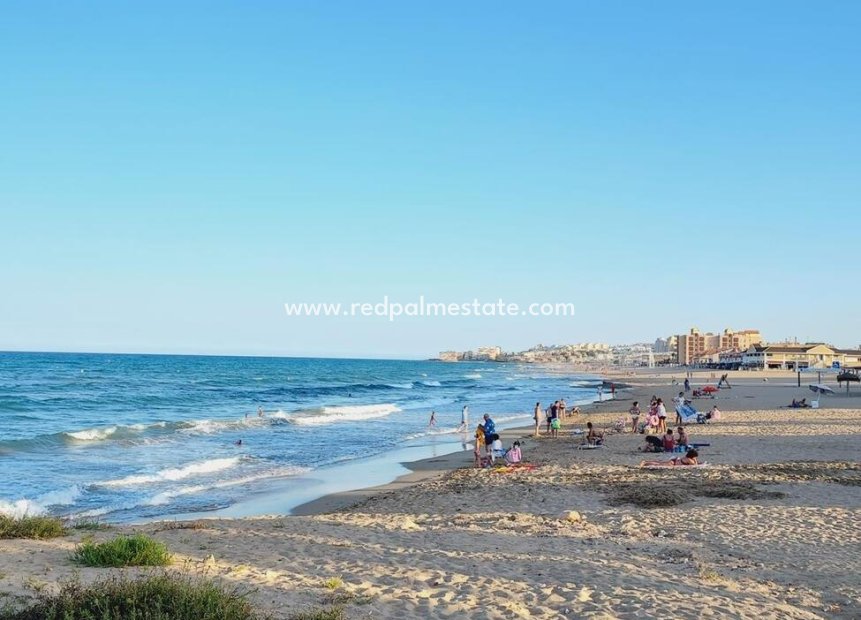 Herverkoop - Twee onder een kap -
Torrevieja - La Mata