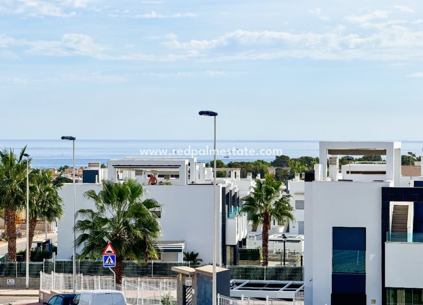 Herverkoop - Vierpersoonshuis -
Torrevieja - Los Balcones - Los Altos del Edén