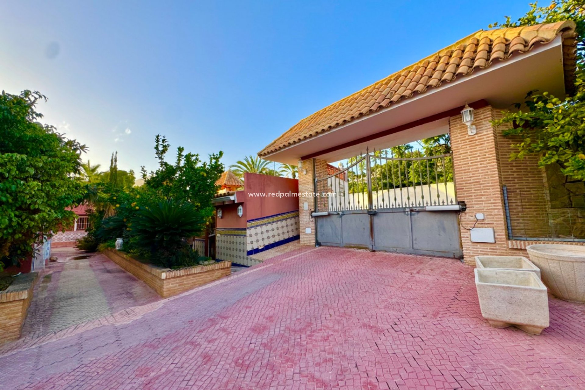 Herverkoop - Villa -
Alfas del Pí - Costa Blanca