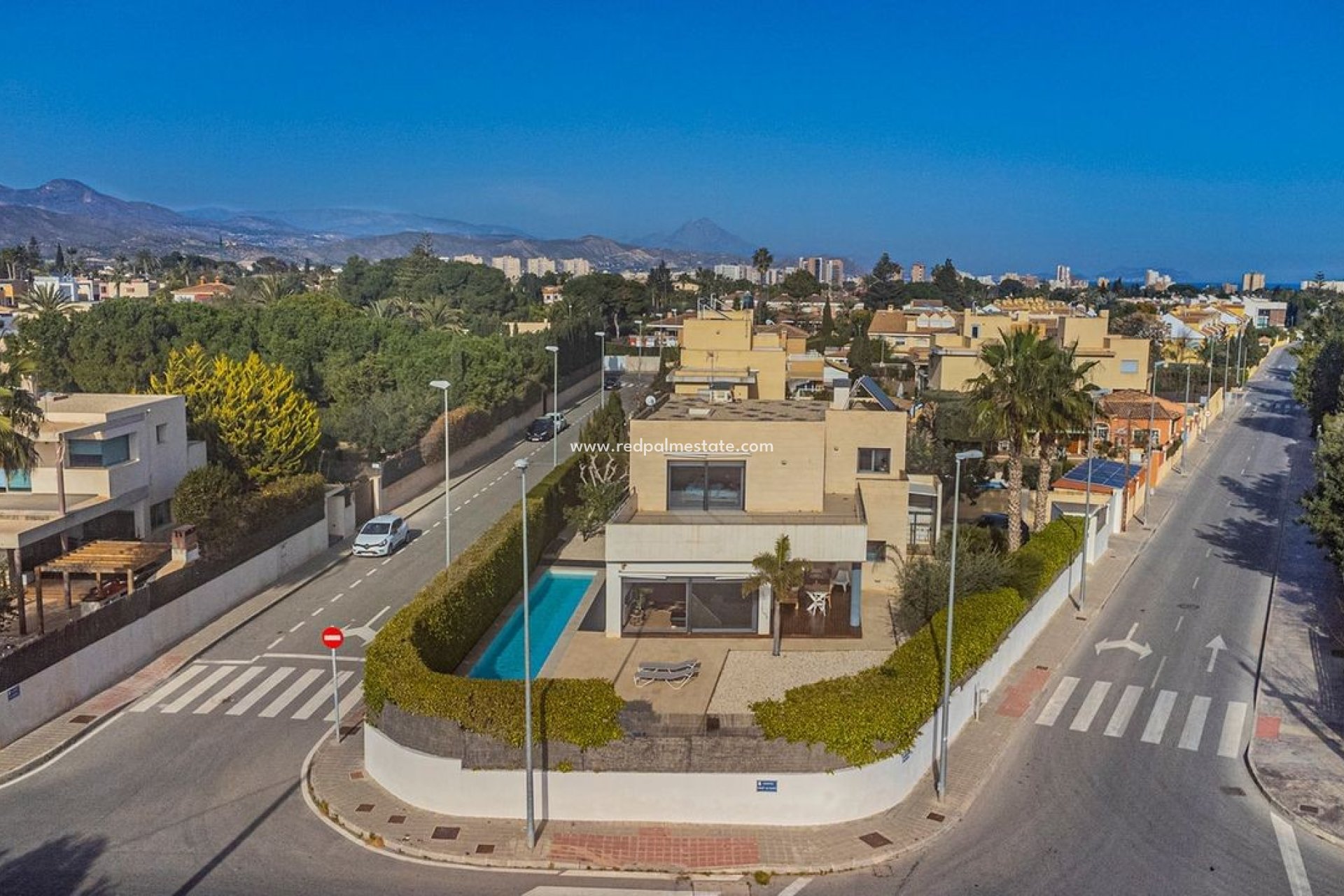 Herverkoop - Villa -
Alicante - Costa Blanca