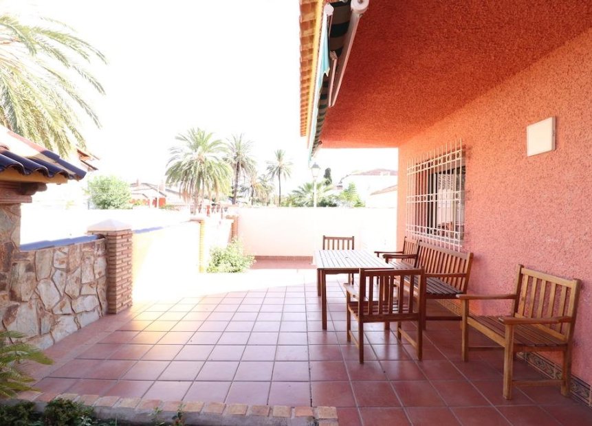 Herverkoop - Villa -
Cabo Roig - Costa Blanca