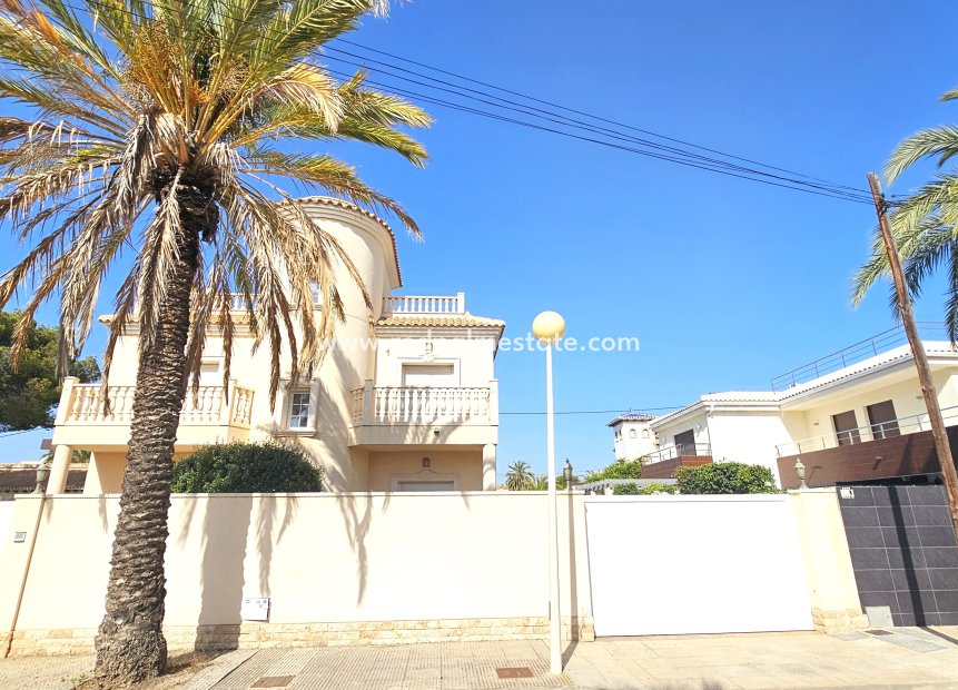 Herverkoop - Villa -
Cabo Roig - Costa Blanca