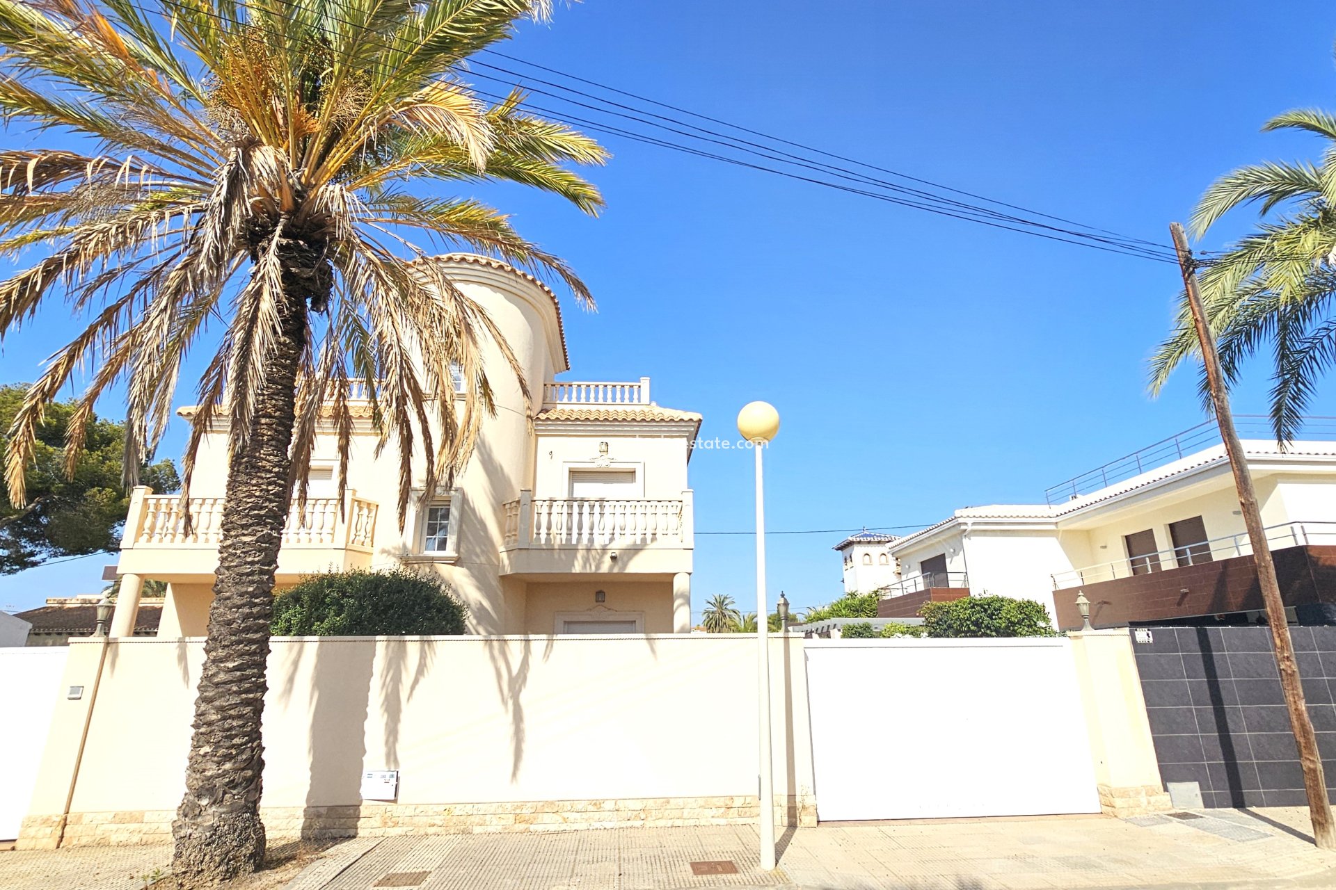 Herverkoop - Villa -
Cabo Roig - Costa Blanca