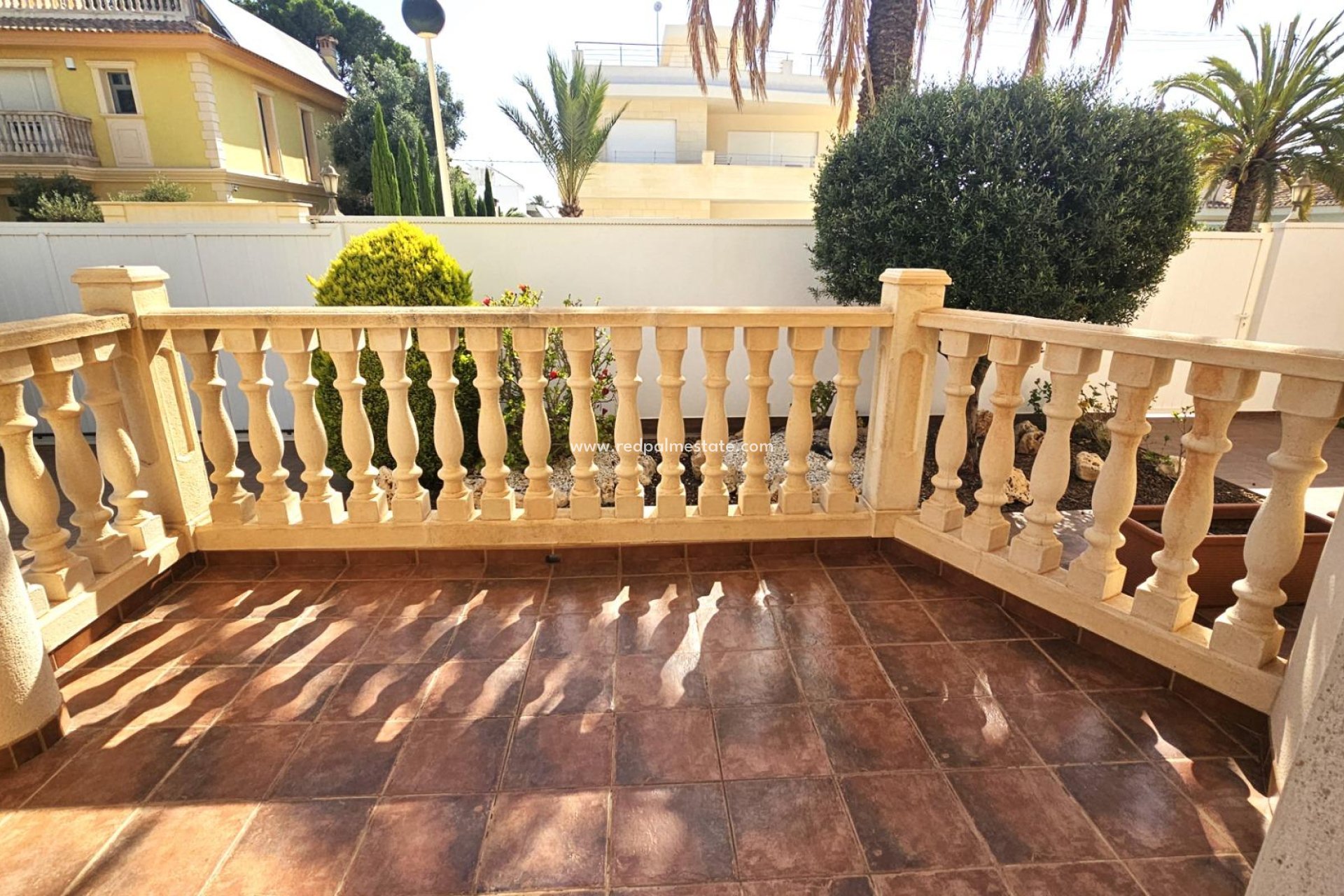 Herverkoop - Villa -
Cabo Roig - La Caleta