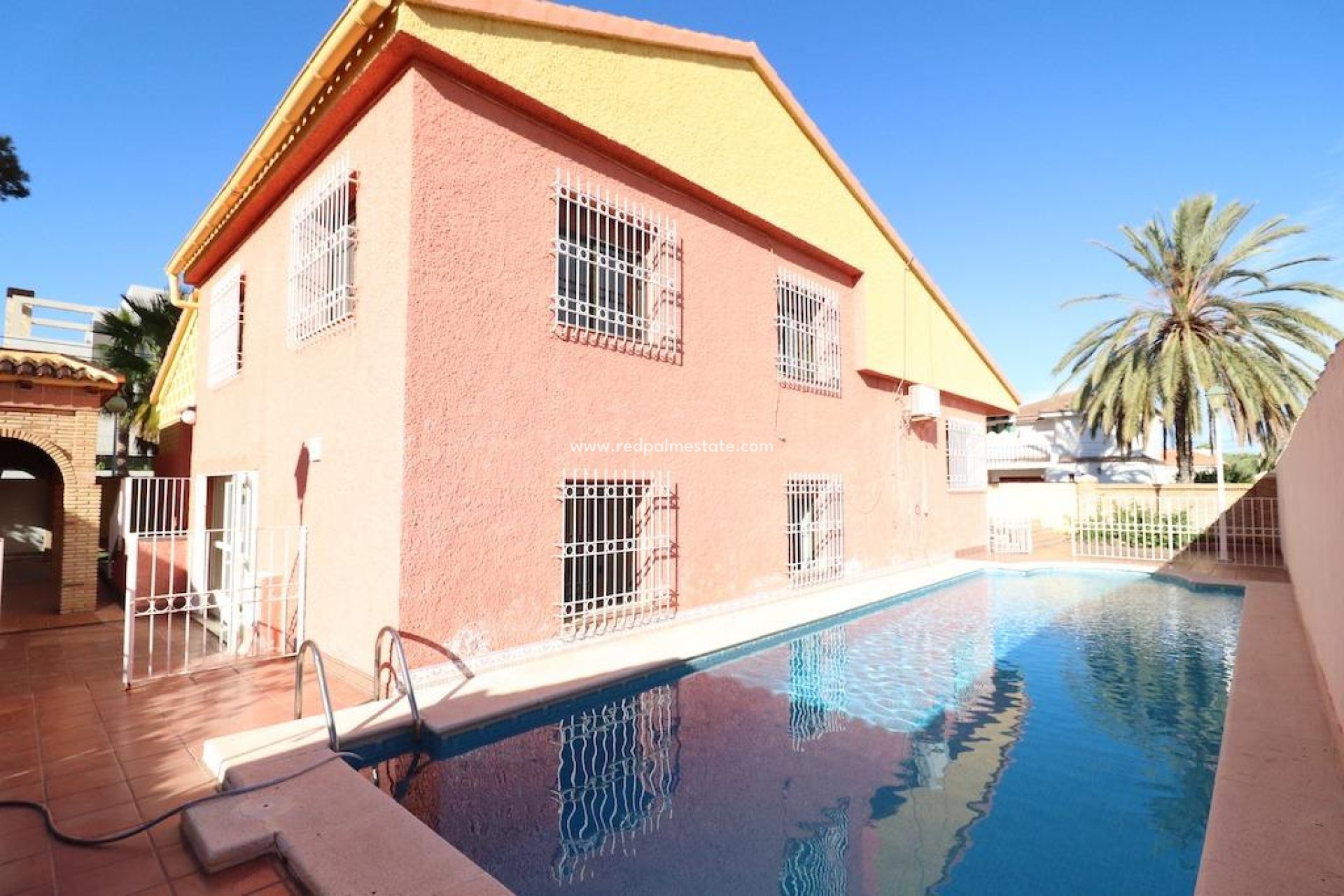 Herverkoop - Villa -
Cabo Roig - MUY CERCA DE LA PLAYA