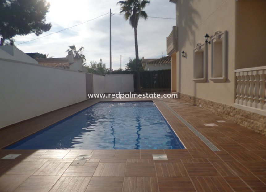 Herverkoop - Villa -
Cabo Roig