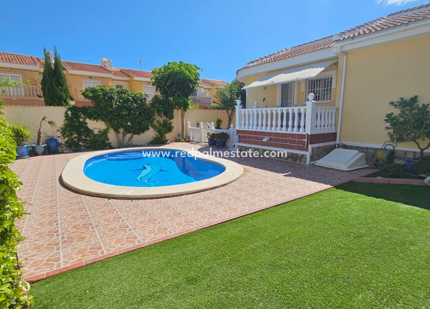 Herverkoop - Villa -
Ciudad quesada - Costa Blanca