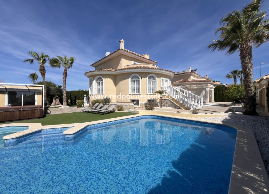 Herverkoop - Villa -
Ciudad quesada - Costa Blanca