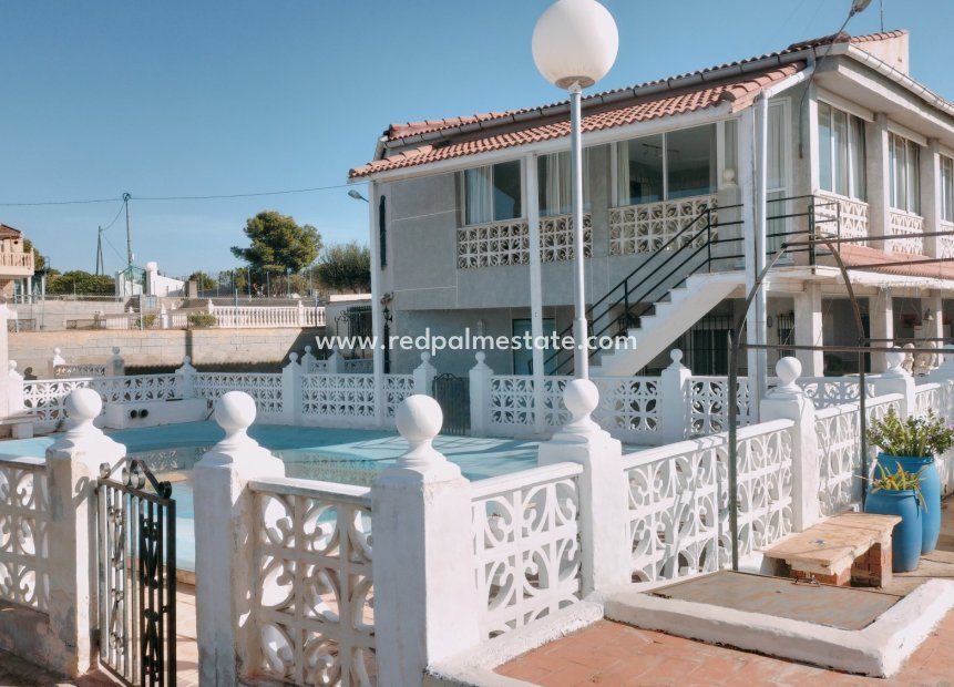 Herverkoop - Villa -
Crevillente - Inland