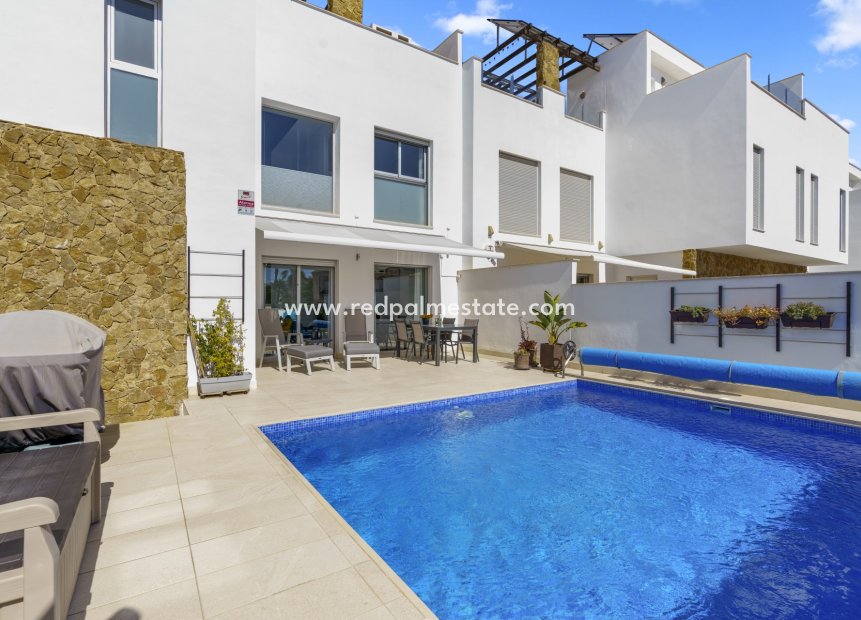 Herverkoop - Villa / Halfvrijstaand -
Torrevieja - Nueva Torrevieja - Aguas Nuevas