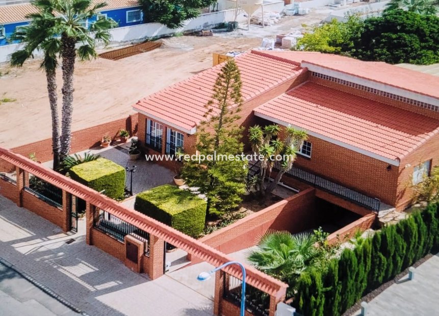 Herverkoop - Villa -
La Manga - Costa Calida