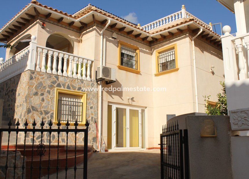 Herverkoop - Villa -
La Zenia - Costa Blanca