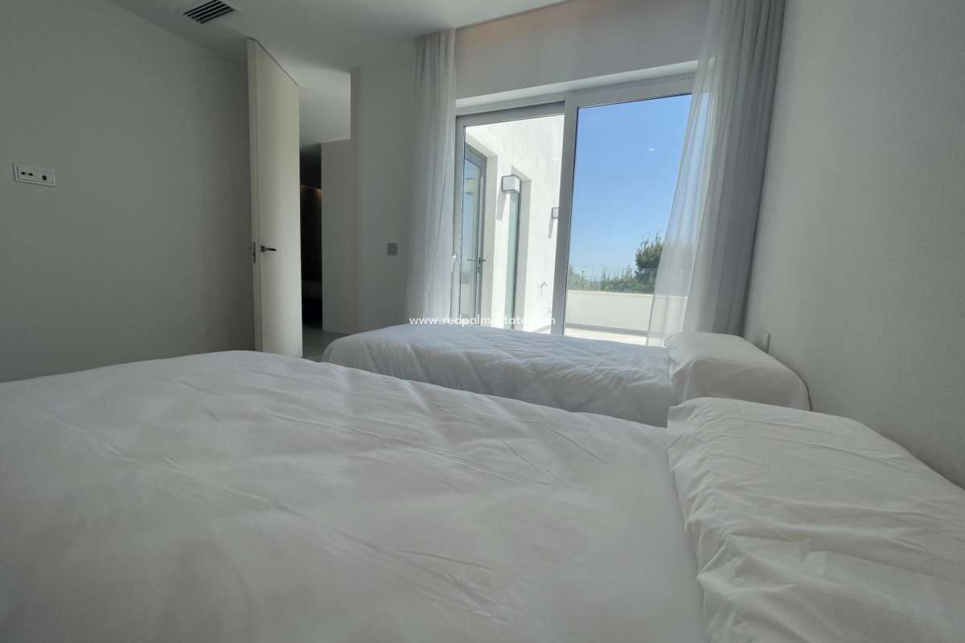 Herverkoop - Villa -
Las Colinas Golf - Costa Blanca