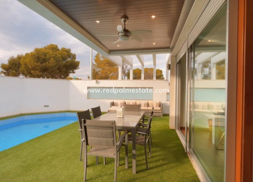 Herverkoop - Villa -
Mil Palmeras - Costa Blanca