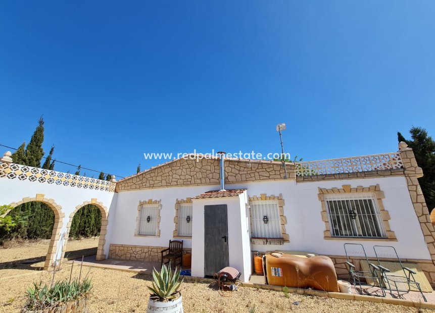 Herverkoop - Villa -
Monóvar/Monóver - Inland