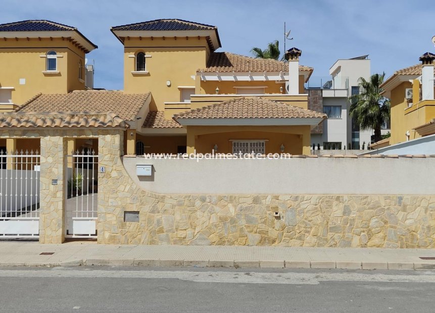 Herverkoop - Villa -
Orihuela Costa - Cabo Roig