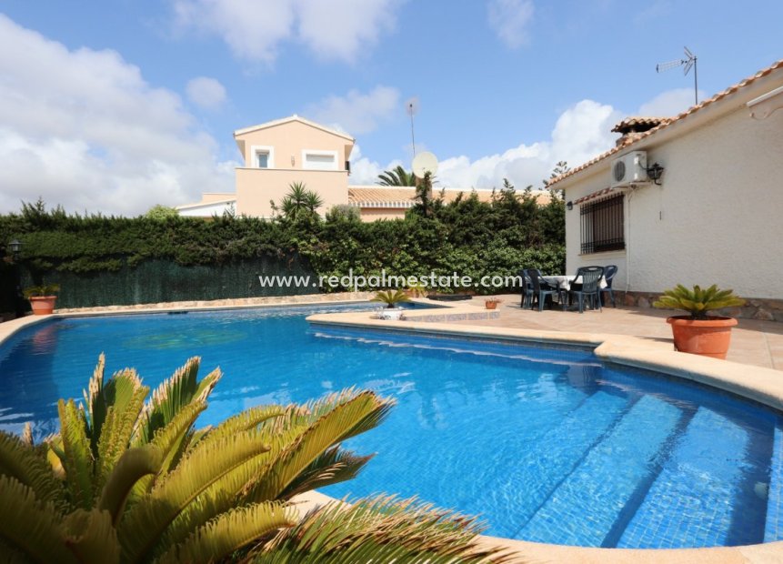 Herverkoop - Villa -
Orihuela Costa - Campoamor