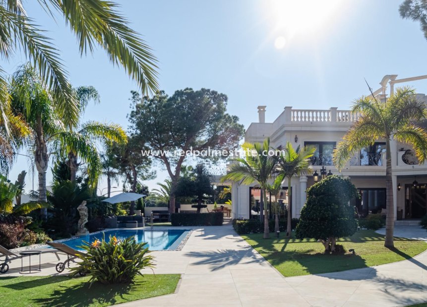 Herverkoop - Villa -
Orihuela Costa - Campoamor